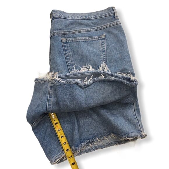 Venezia Denim Shorts - Picture 5 of 7